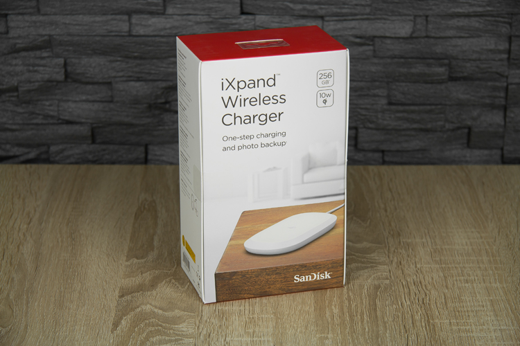 SanDisk iXPand Wireless Charger 01