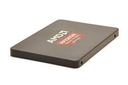 DSC 0039-amd-radeon-r7-ssd