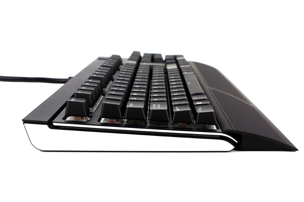 Strafe RGB 10