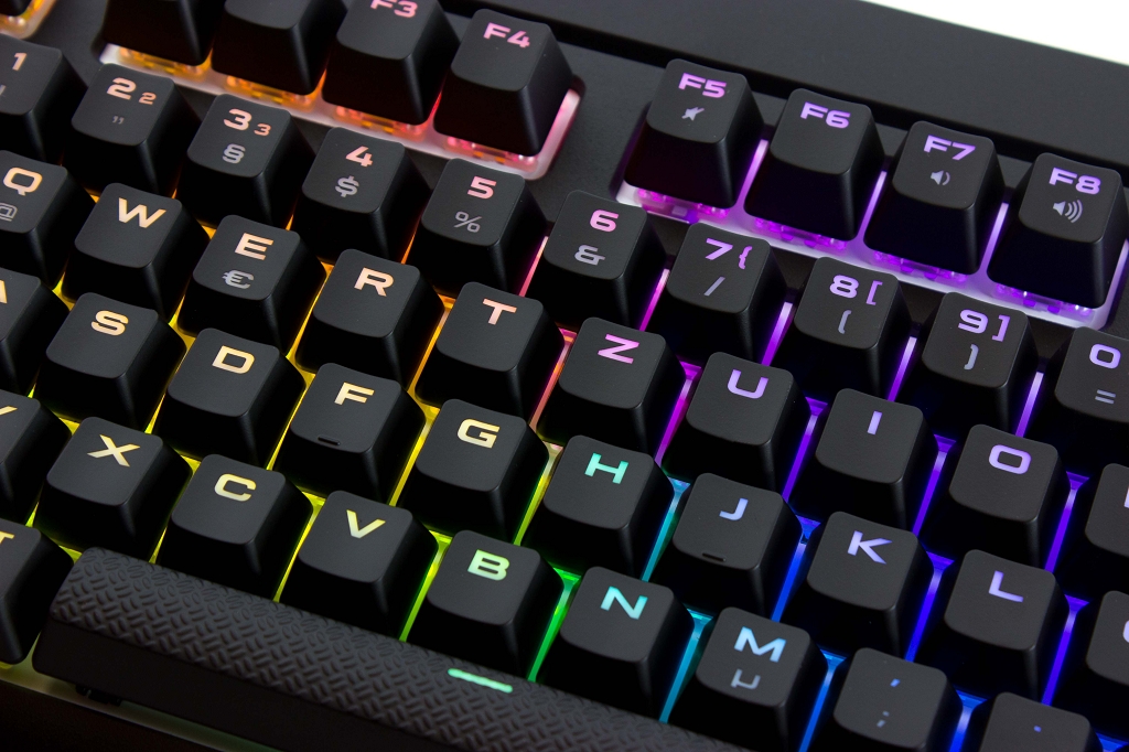 Strafe RGB 23