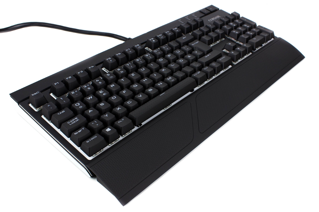 Strafe RGB 9