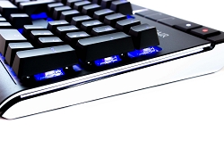 Strafe RGB 25