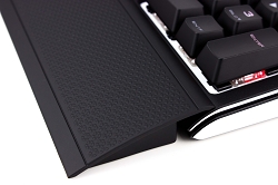 Strafe RGB 34