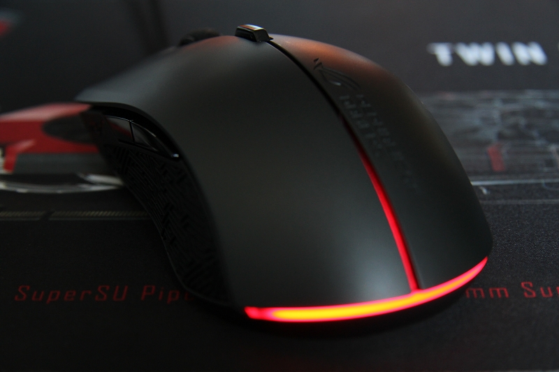 ASUS ROG Strix Evolve 22