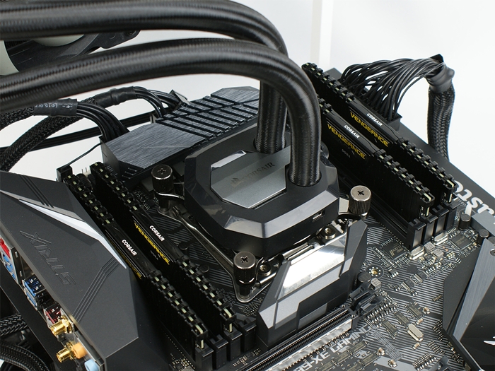 ASUS ROG Strix X299 XE Gaming 31