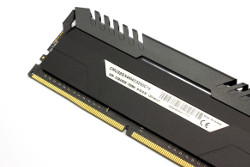 Corsair Vengeance LED DDR4 32GB 5t