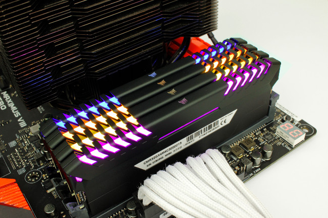 Corsair Vengeance RGB DDR4 32GB 13ab