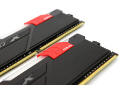 ADATA DAZZLE DDR4 32GB LED 5
