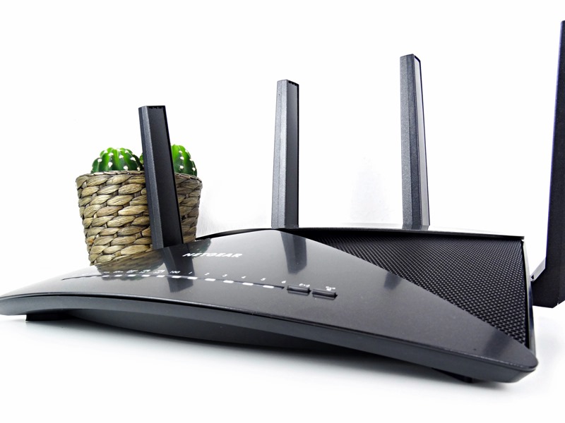 NETGEAR Nighthawk X10 08