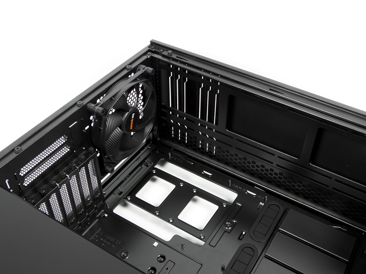 be quiet Dark Base 700 18