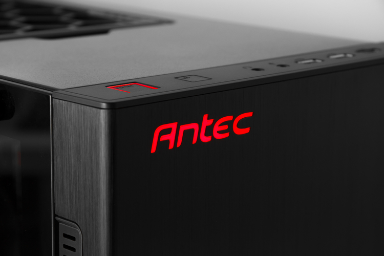 Antec P110 Luce 07
