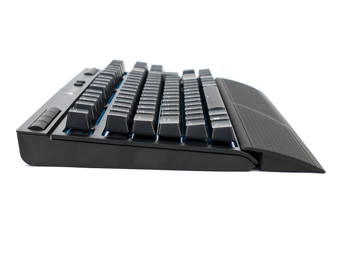 Corsair K63 Wireless 21