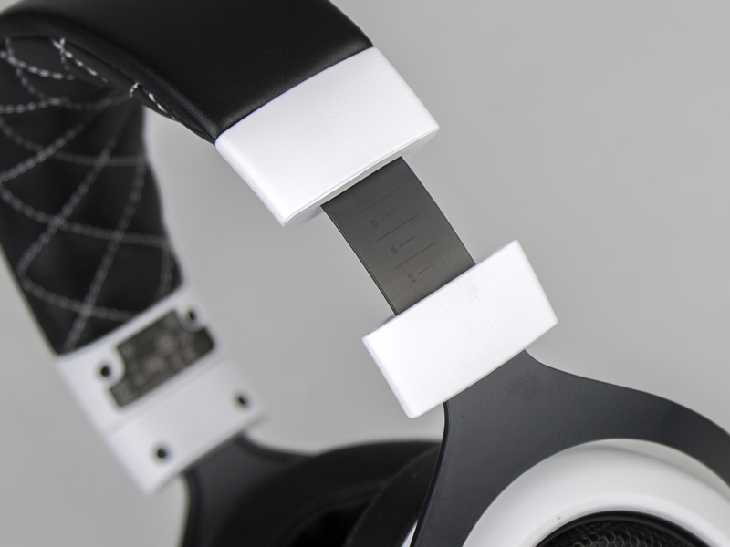 Corsair HS70 Wireless 18