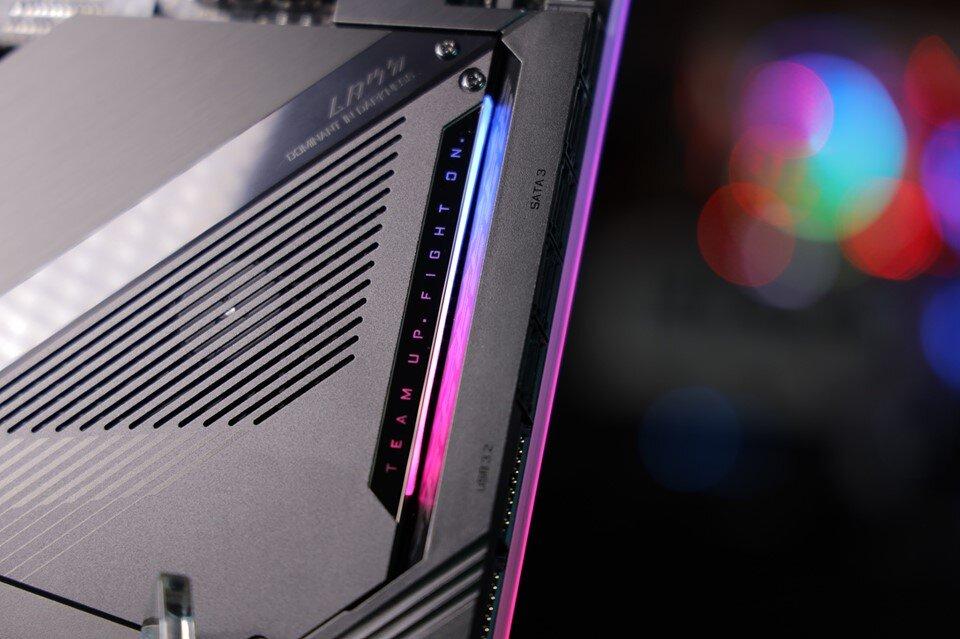 Gigabyte TRX40 Aorus Master 01
