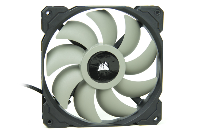 Corsair Carbide 678C 18