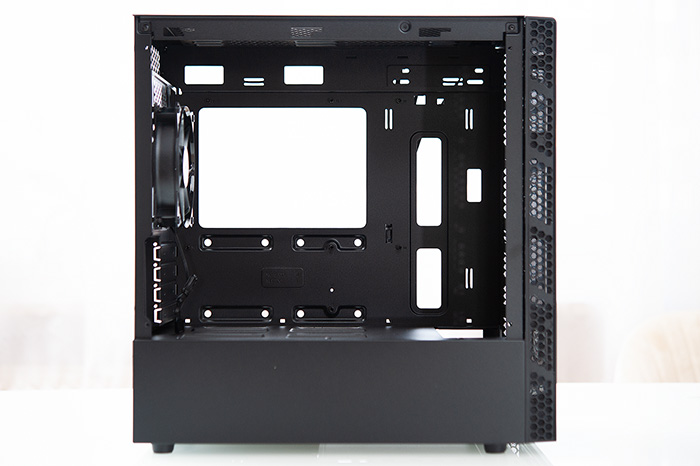Cooler Master MASTERBOX MB400L 4k