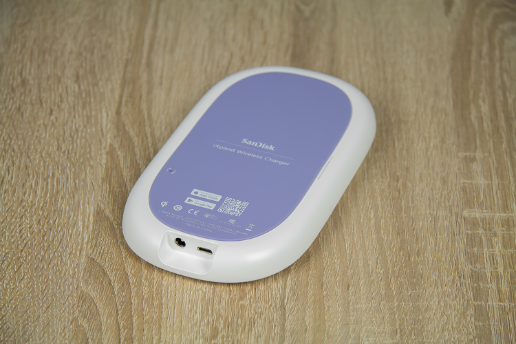 SanDisk iXPand Wireless Charger 01