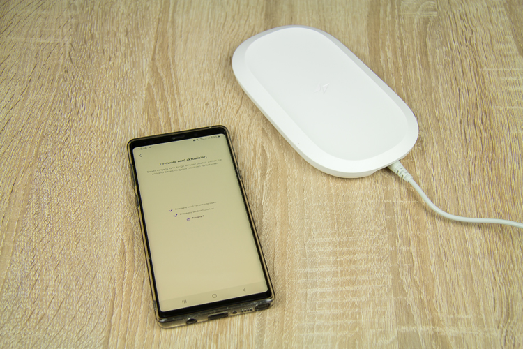 SanDisk iXPand Wireless Charger 01