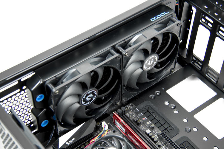 Thermaltake A500 TG 03