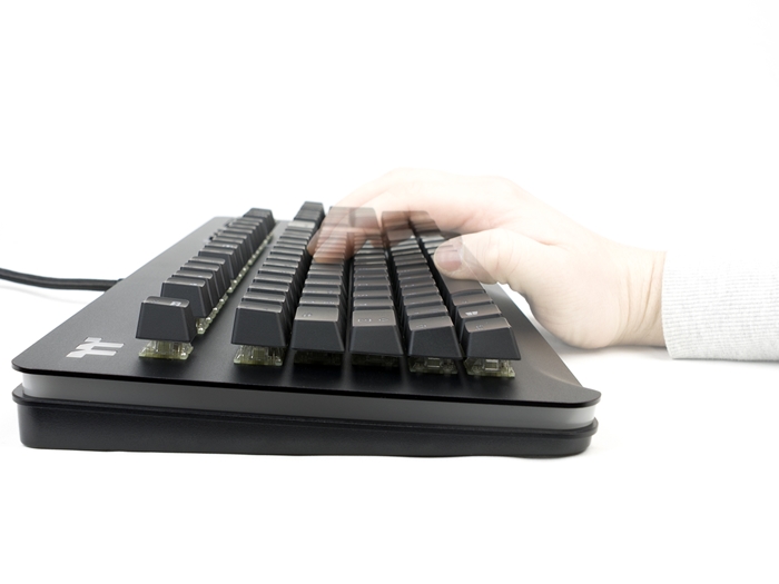 Thermaltake Level 20 RGB Mechanicla Keyboard Black Speed Silver 22k