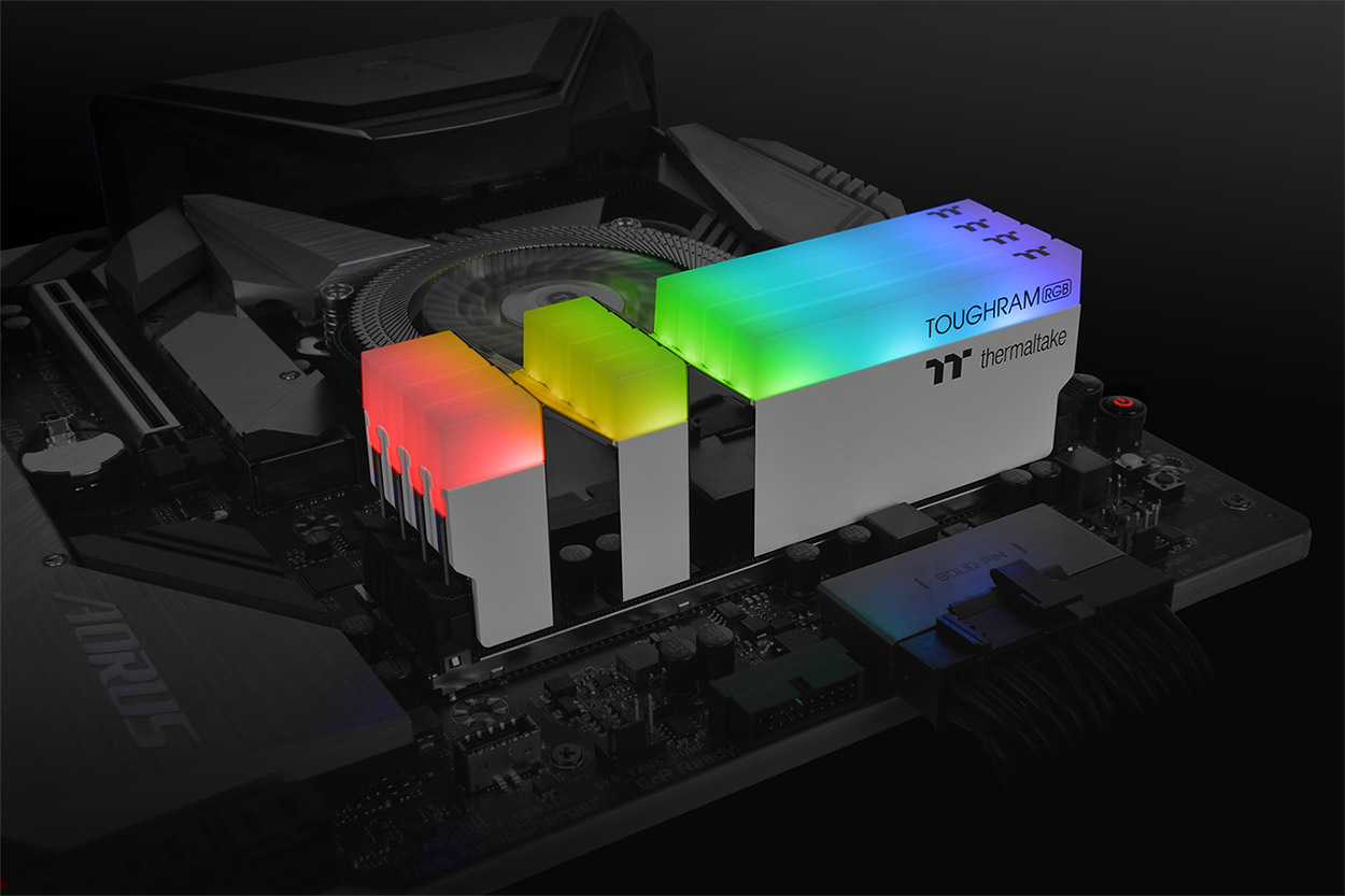 Thermaltake TOUGHRAM RGB DDR4 1
