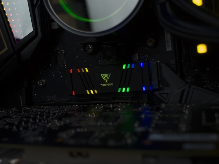 Viper VPR100 RGB 1TB 18k