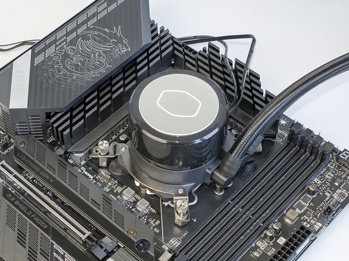 Cooler Master MasterLiquid ML240 Illusion 19k