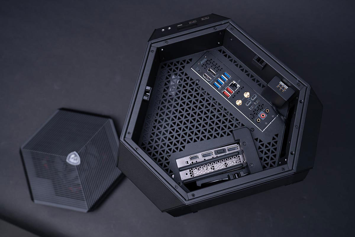 MSI MEG Treble Mini ITX Case 04