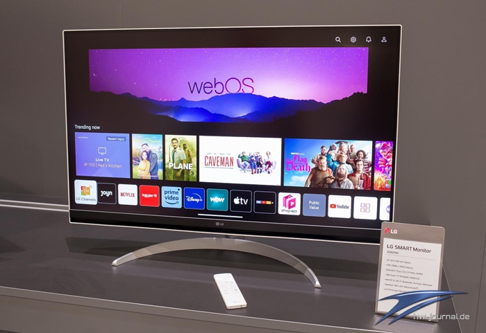 LG 32SQ700 Smart Monitor 01