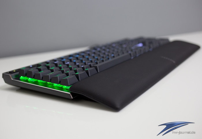 Corsair K70 max 08