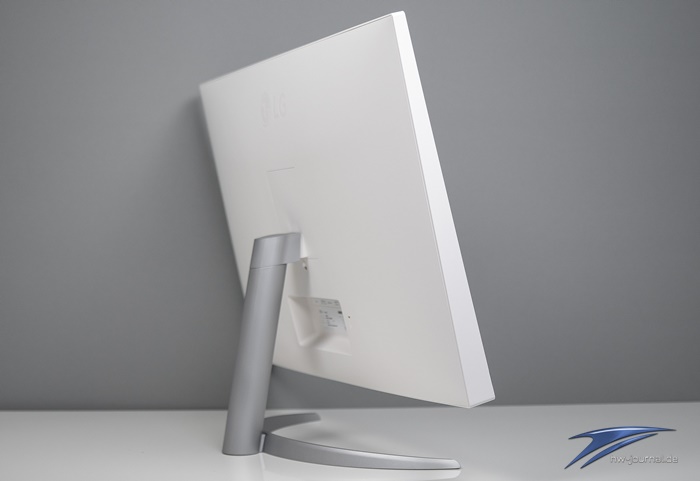 LG Smart Monitor 32SQ700S 07