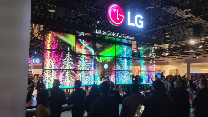LG Signature OLED T Transparent Panel CES 2024