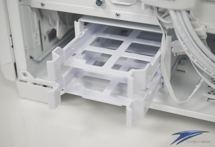 MSI Gungir 300R Airflow 15