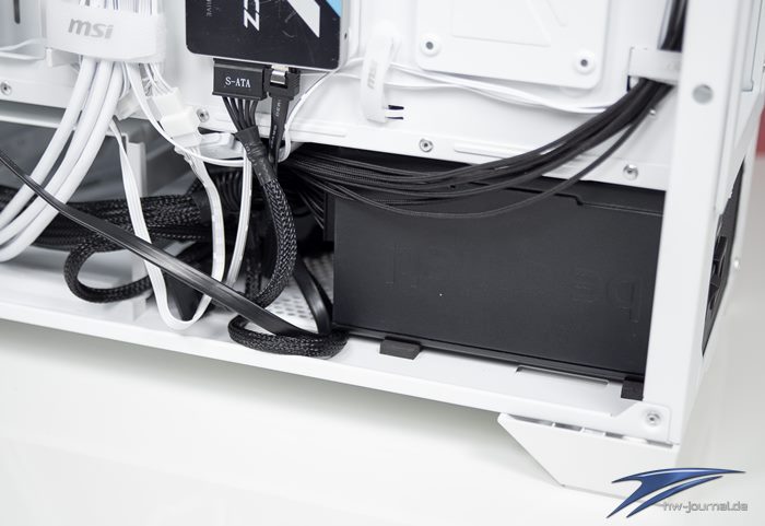 MSI Gungir 300R Airflow 26