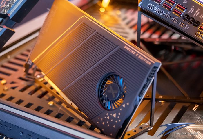 MSI Godlike X870E 03