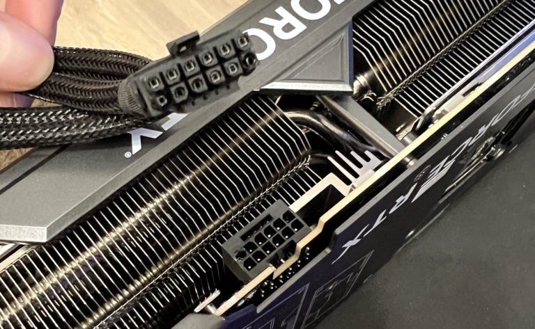RTX4090 FIRE CONNECTOR